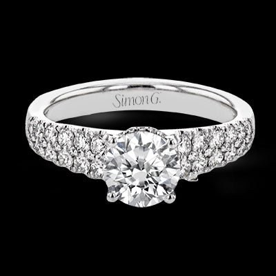 Engagement Ring in 18k Gold with Diamonds