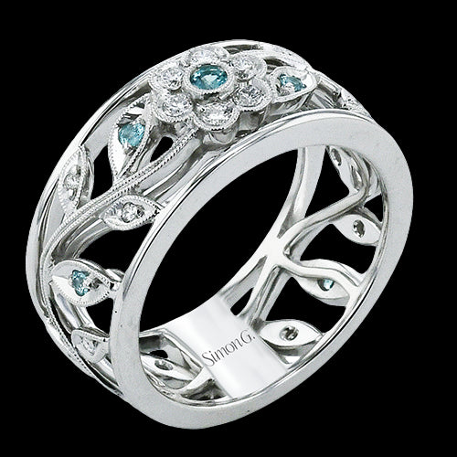 Right Hand Ring in 18k Gold with Diamonds