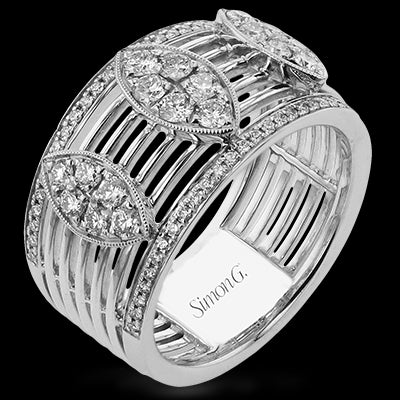 Right Hand Ring in 18k Gold with Diamonds