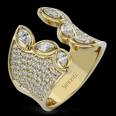 Right Hand Ring in 18k Gold with Diamonds