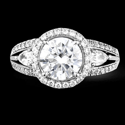 Engagement Ring in 18k Gold with Diamonds