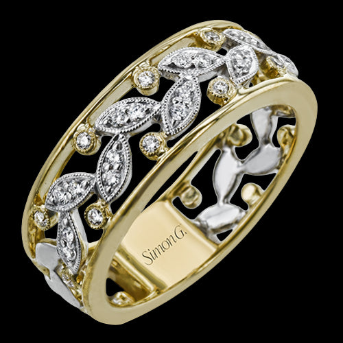Right Hand Ring in 18k Gold with Diamonds