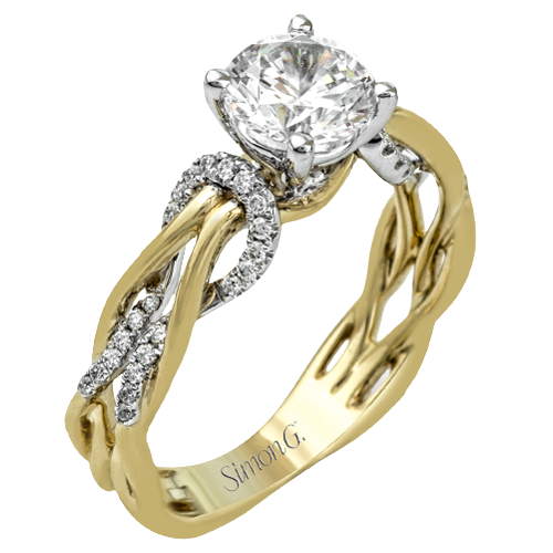 Engagement Ring in 18k Gold with Diamonds