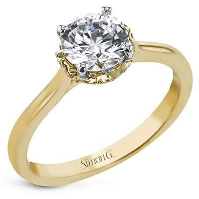 Engagement Ring in 18k Gold with Diamonds