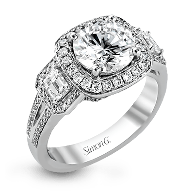 Engagement Ring in 18k Gold with Diamonds