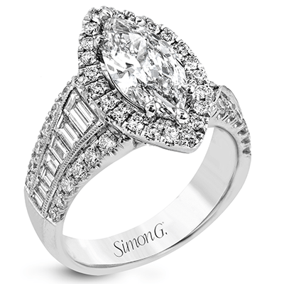 Engagement Ring in 18k Gold with Diamonds