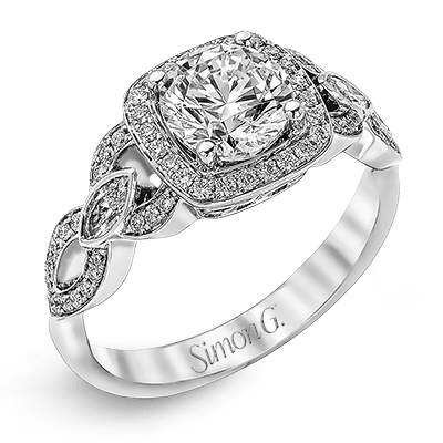 Engagement Ring in 18k Gold with Diamonds