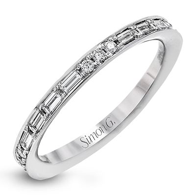 Wedding Band in 18k Gold with Diamonds