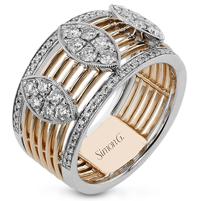 Right Hand Ring in 18k Gold with Diamonds