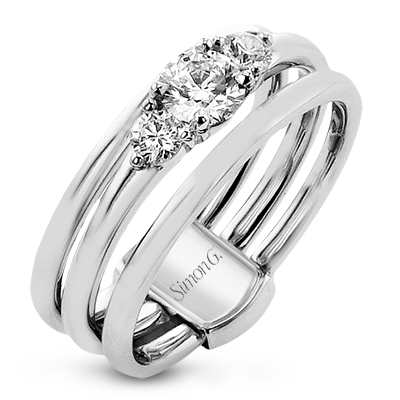 Round Diamond Engagement Ring in 14K Gold, 18K Gold & Platinum