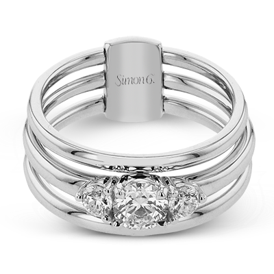 Round Diamond Engagement Ring in 14K Gold, 18K Gold & Platinum