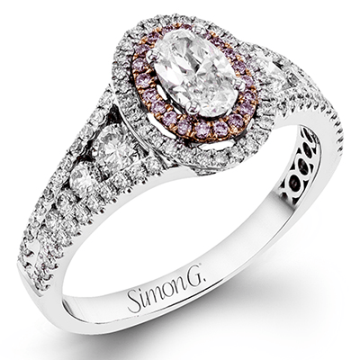 Engagement Ring in 18k Gold with Diamonds