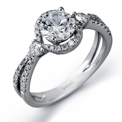 Engagement Ring in 18k Gold with Diamonds