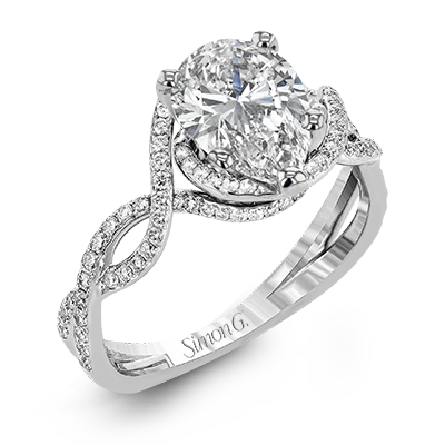 Engagement Ring in 18k Gold with Diamonds