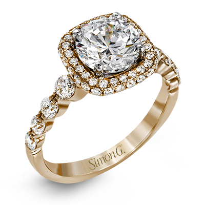 Engagement Ring in 18k Gold with Diamonds