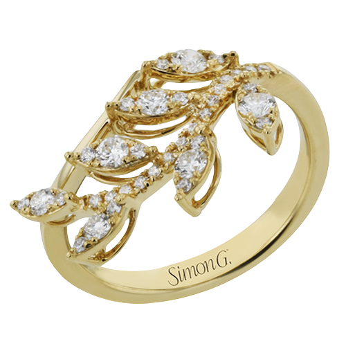 Right Hand Ring in 18k Gold with Diamonds