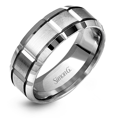 Men Ring in 18k Gold with Diamonds