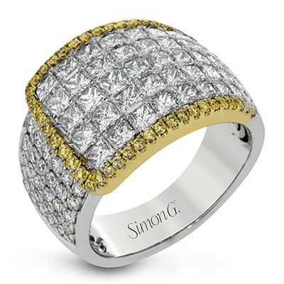 Right Hand Ring in 18k Gold with Diamonds