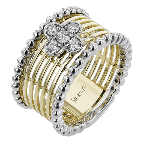 Right Hand Ring in 18k Gold with Diamonds