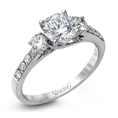 Engagement Ring in 18k Gold with Diamonds