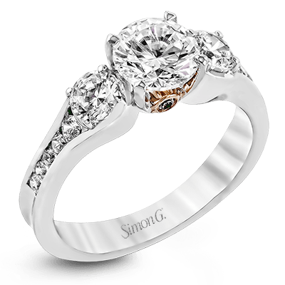 Engagement Ring in 18k Gold with Diamonds