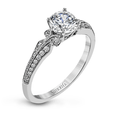 Engagement Ring in 18k Gold with Diamonds