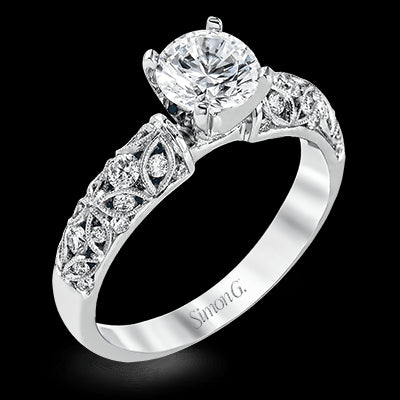 Engagement Ring in 18k Gold with Diamonds