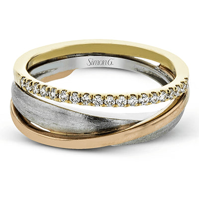 Right Hand Ring in 18k Gold with Diamonds