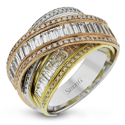 Right Hand Ring in 18k Gold with Diamonds