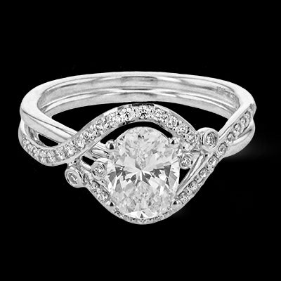 Engagement Ring in 18k Gold with Diamonds