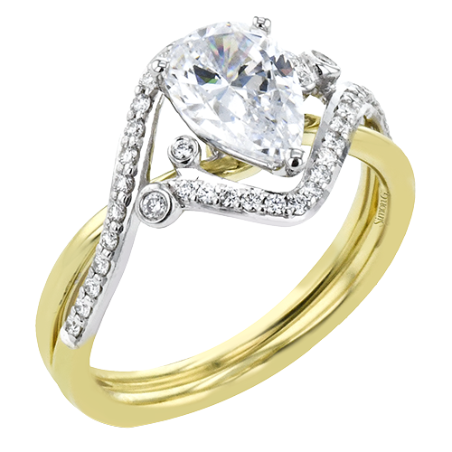 Engagement Ring in 18k Gold with Diamonds