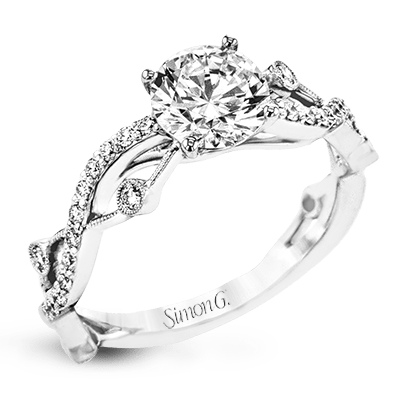 Engagement Ring in 18k Gold with Diamonds