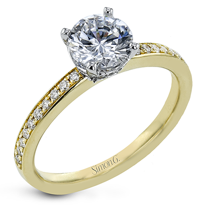 Engagement Ring in 18k Gold with Diamonds