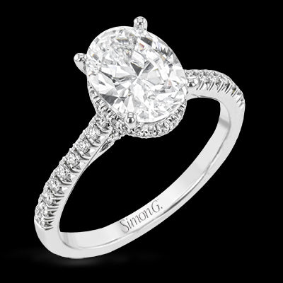 Engagement Ring in 18k Gold with Diamonds