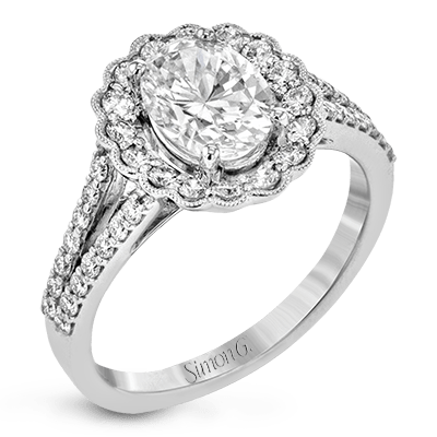 Engagement Ring in 18k Gold with Diamonds