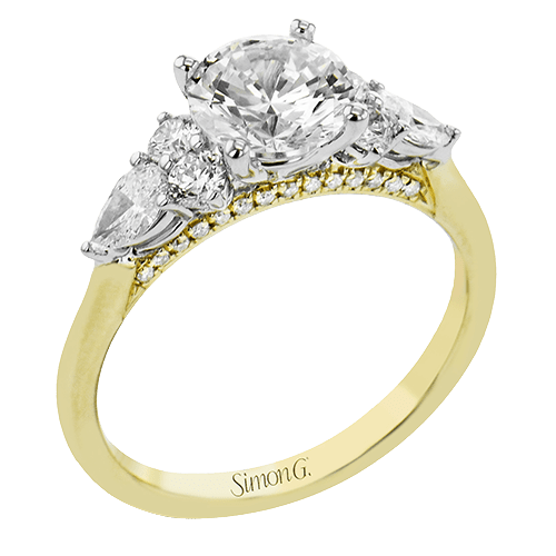 Engagement Ring in 18k Gold with Diamonds