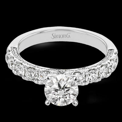 Engagement Ring in 18k Gold with Diamonds