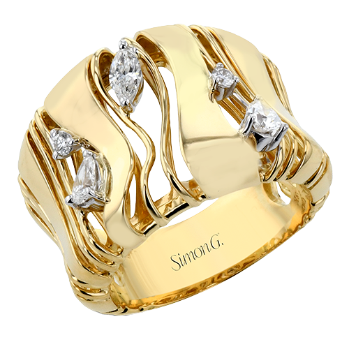 Right Hand Ring in 18k Gold with Diamonds