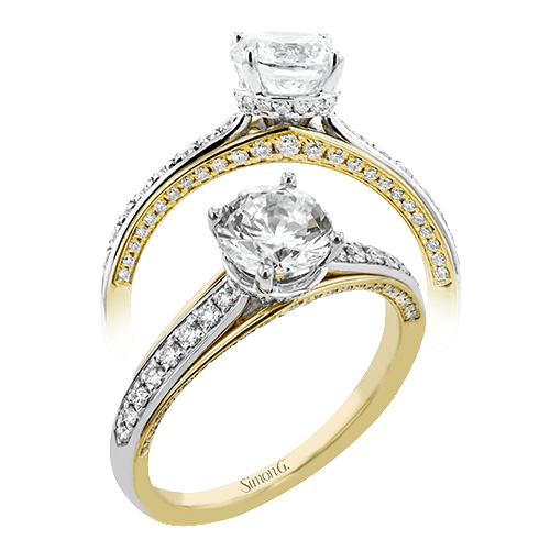 Engagement Ring in 18k Gold with Diamonds