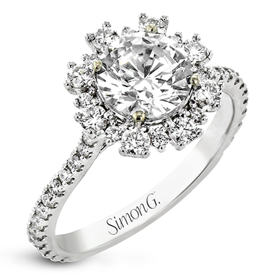 Engagement Ring in 18k Gold with Diamonds