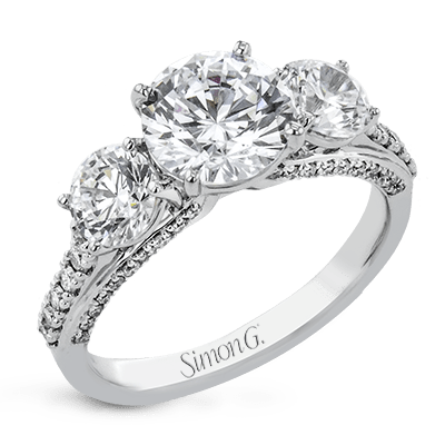 Engagement Ring in 18k Gold with Diamonds