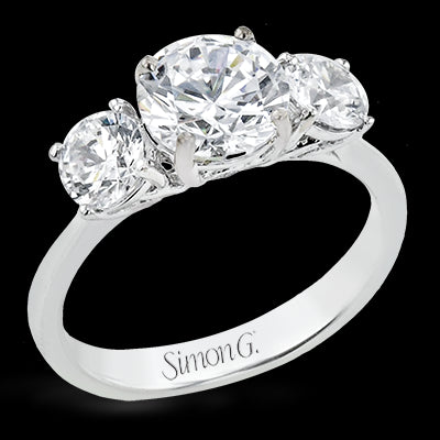 Engagement Ring in 18k Gold with Diamonds