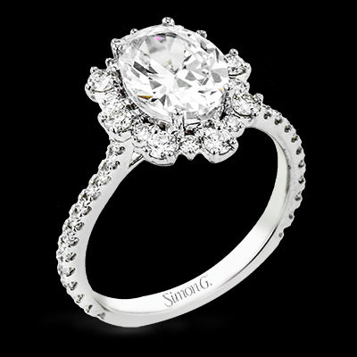 Engagement Ring in 18k Gold with Diamonds