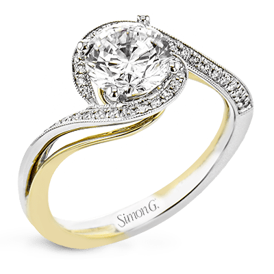 Engagement Ring in 18k Gold with Diamonds