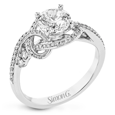 Engagement Ring in 18k Gold with Diamonds