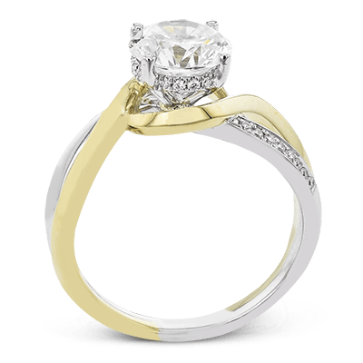 Engagement Ring in 18k Gold with Diamonds