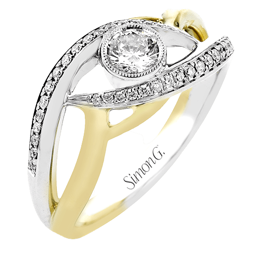 Engagement Ring in 18k Gold with Diamonds