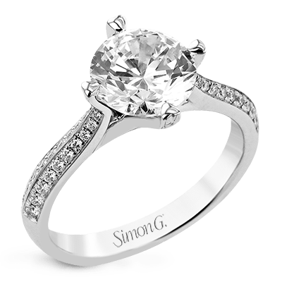 Engagement Ring in 18k Gold with Diamonds
