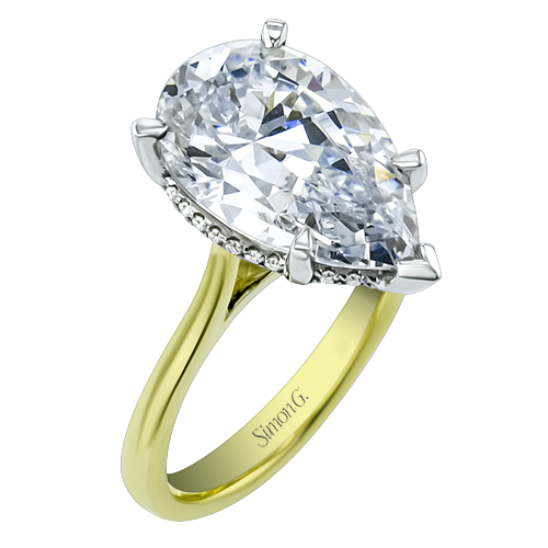 Engagement Ring in 18k Gold with Diamonds