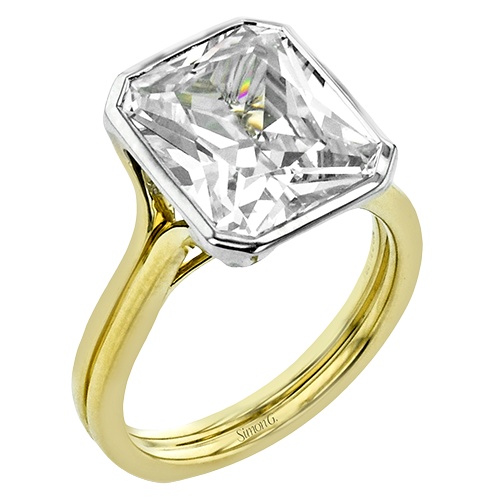 Engagement Ring in 18k Gold with Diamonds